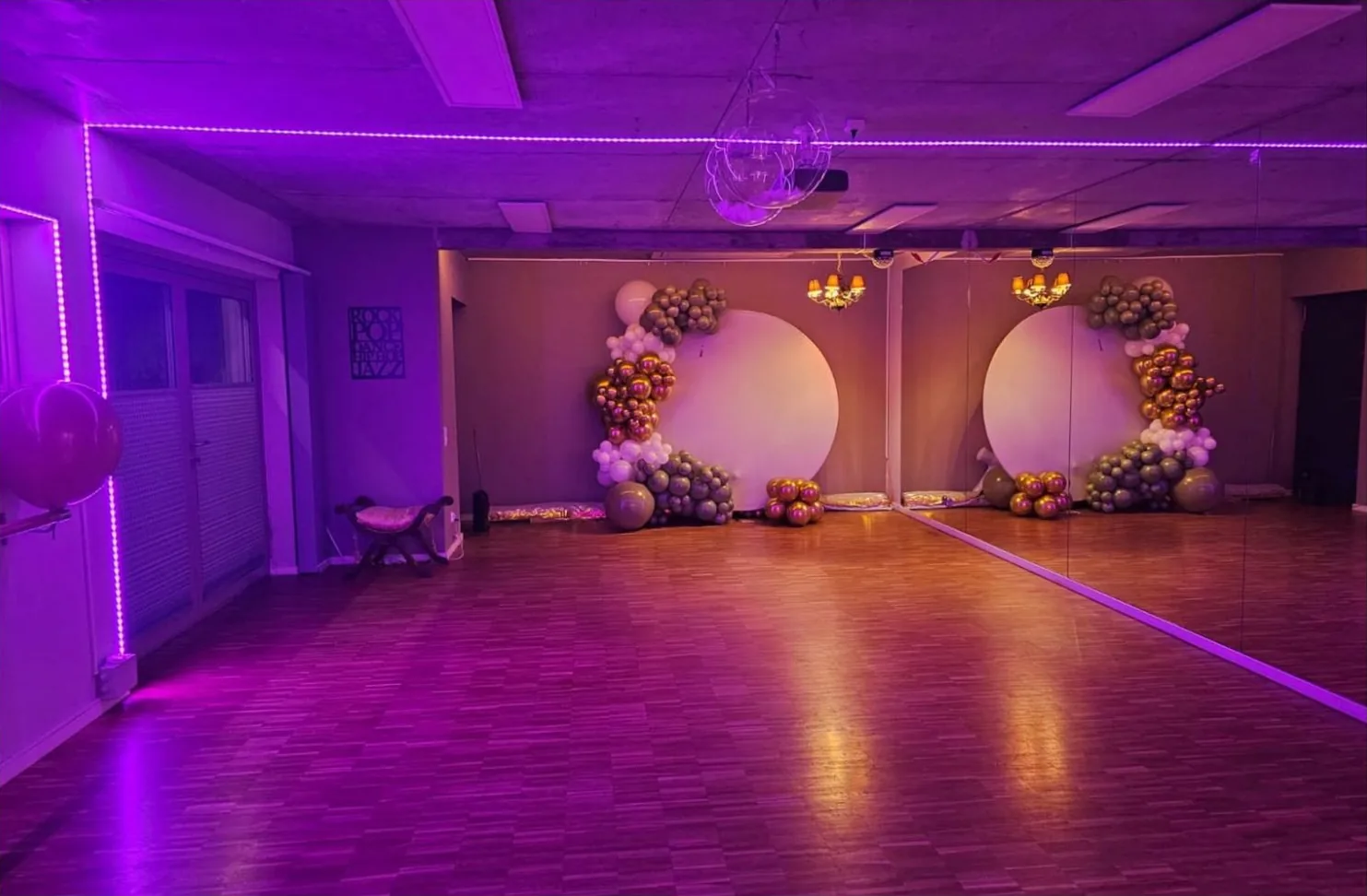 Korbutowej 50 — sala z dekoracją balonową